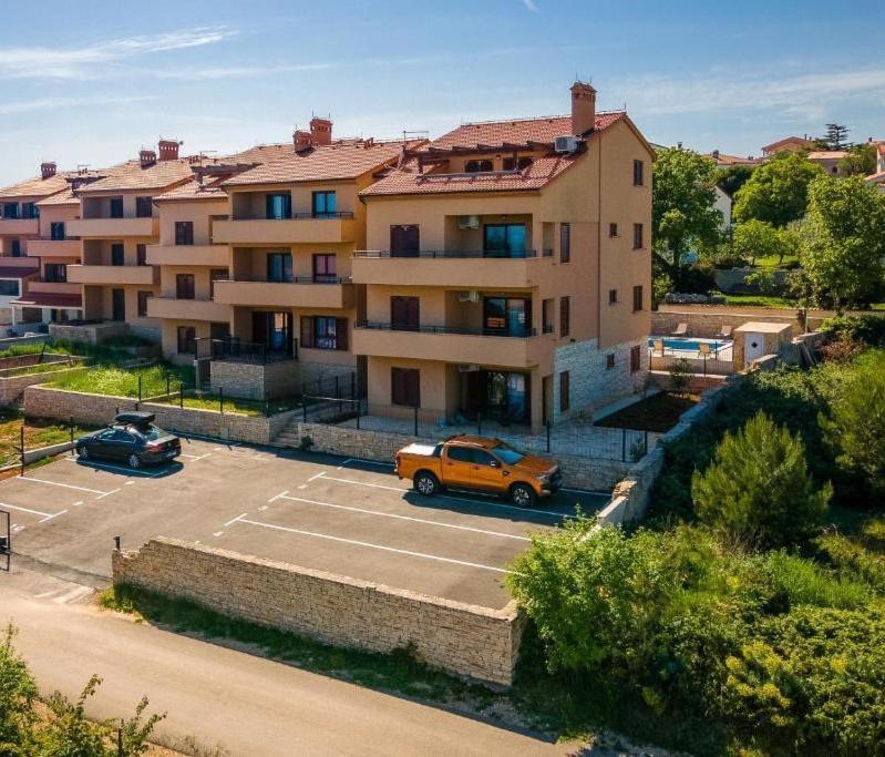 Cesare Apartment, With Swimming Pool And Sea View Apartment *