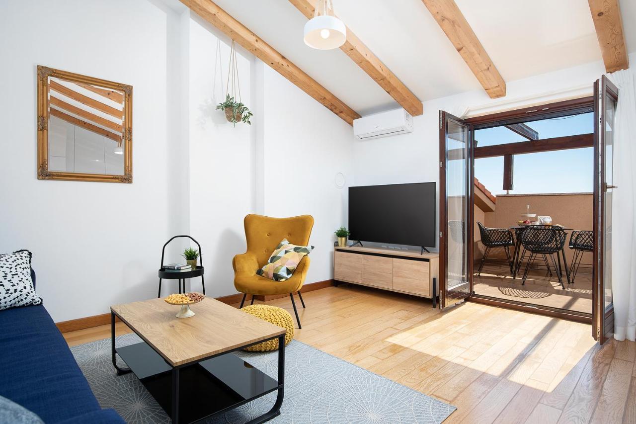 Cesare Apartment, With Swimming Pool And Sea View Apartment Liznjan
