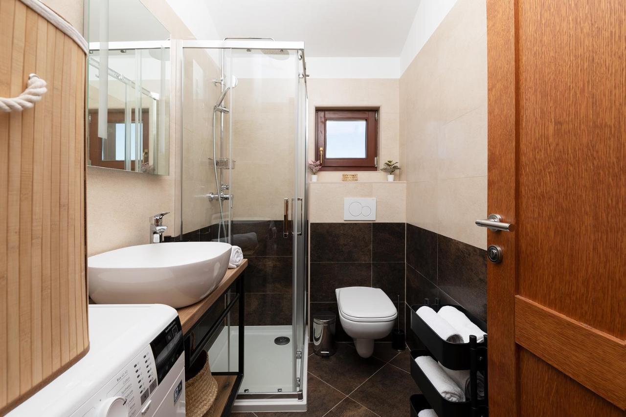 Cesare Apartment, With Swimming Pool And Sea View Apartment *